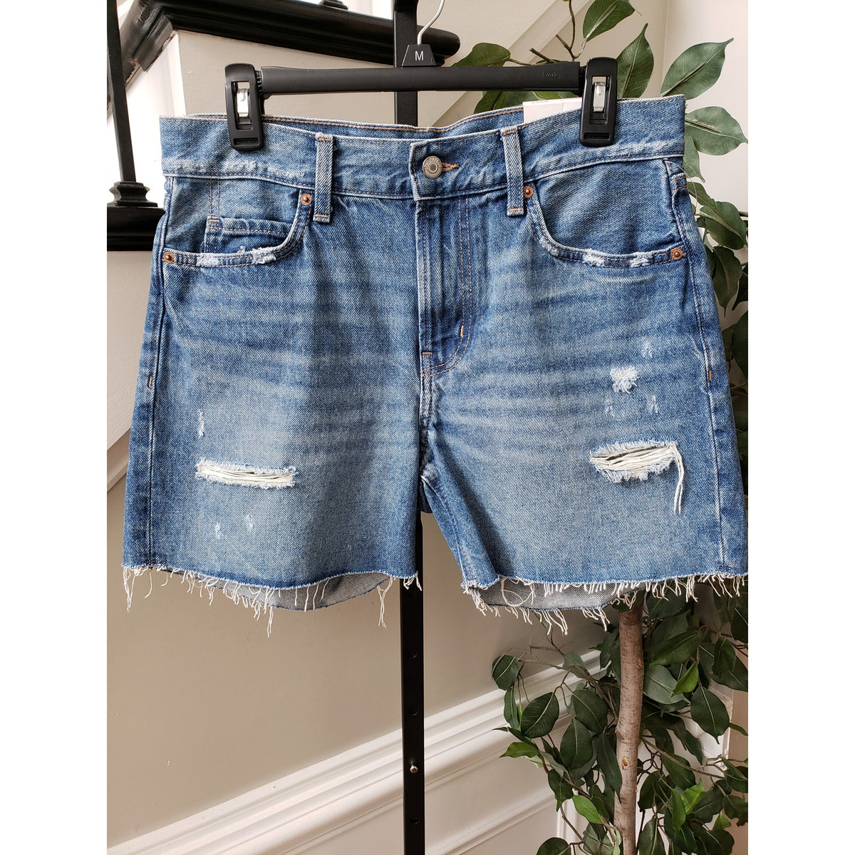 Old Navy Cut Off Shorts Women 4 Blue Denim Distressed High Rise Slouchy Straight