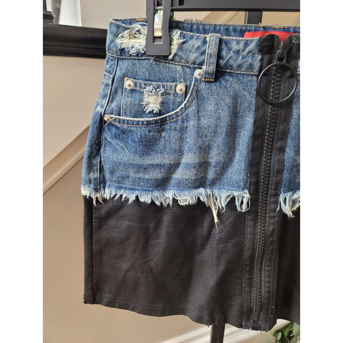 Signature Mini Skirt Womens Small Blue/Black Denim Faux Leather Fringe Zip Front