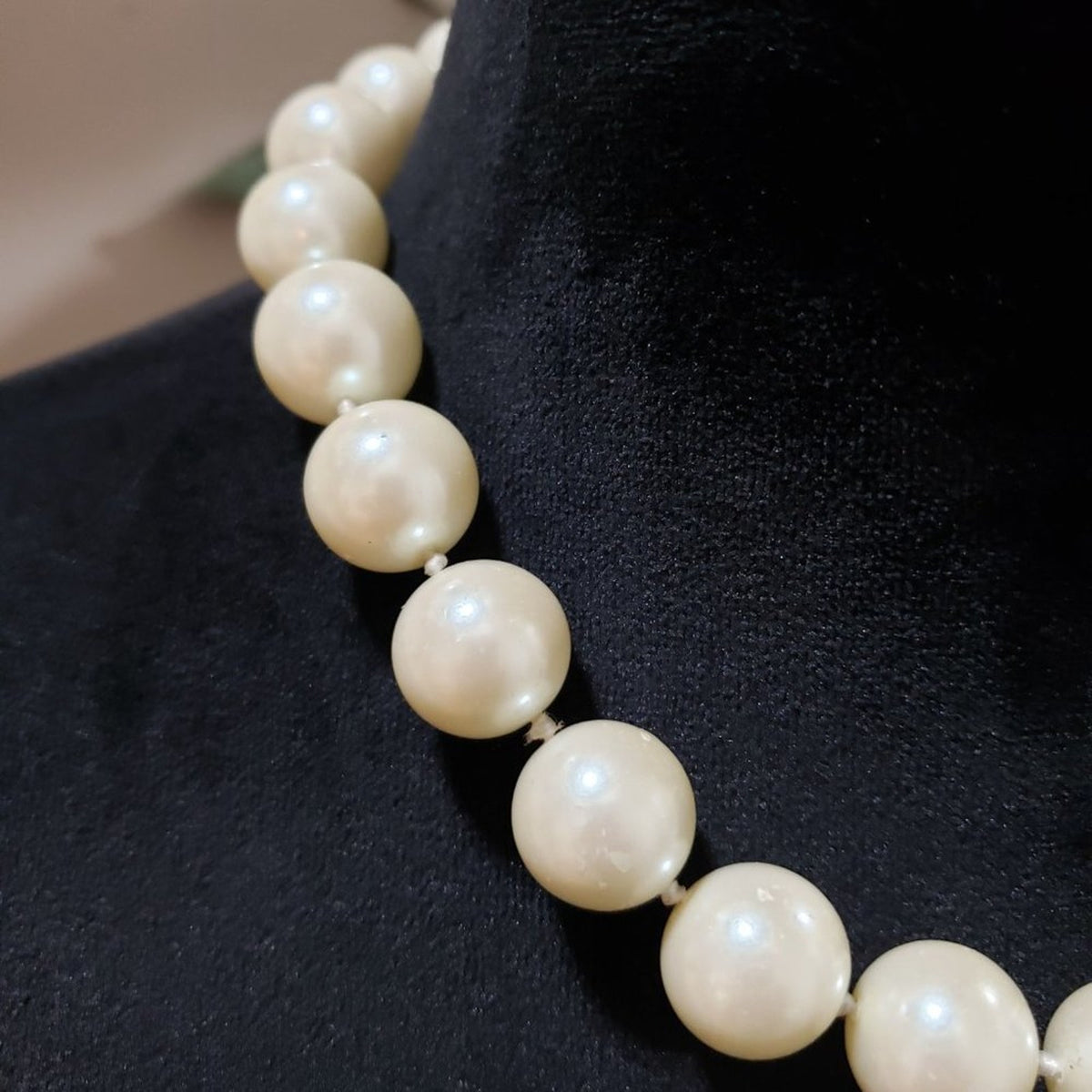Womens Fashion Faux Pearl Beaded Statement Choker Necklace with Lobster Clasp