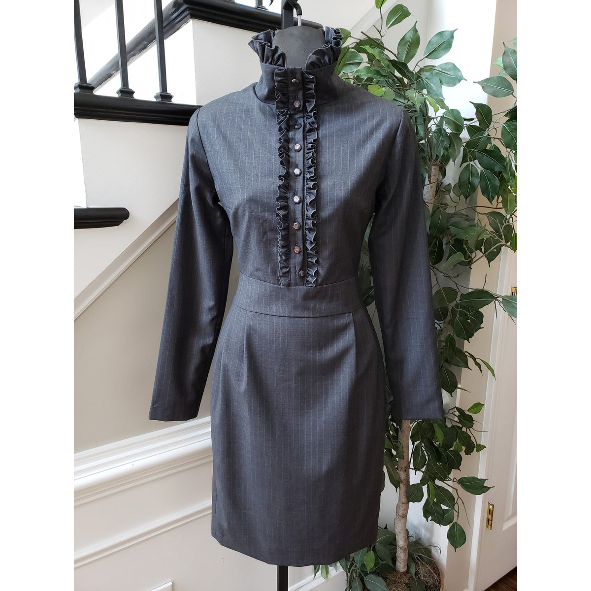 Britt Lintner Sheath Dress Women 10 Black Ruffle Trim Mock Neck 1/2 Button Front