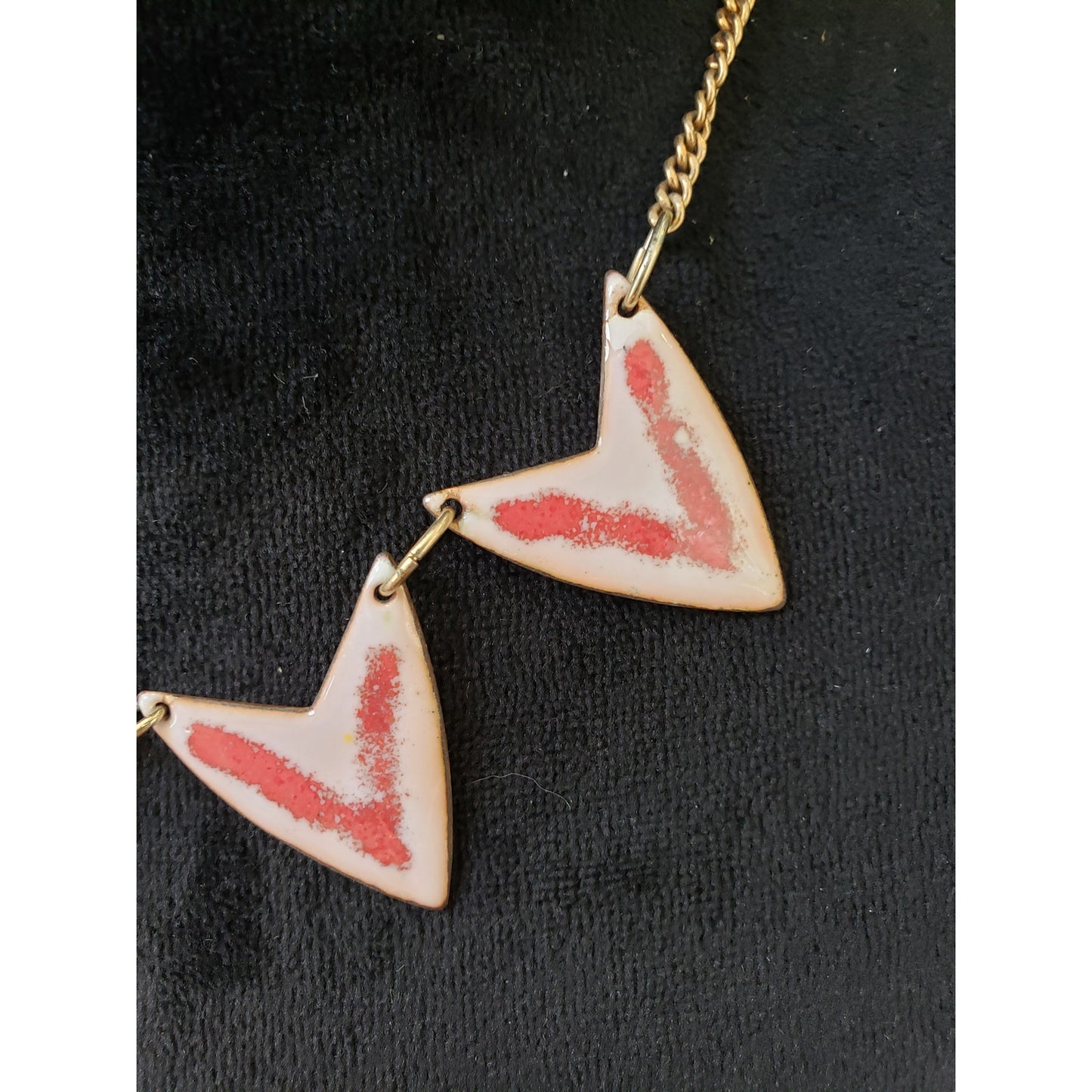Womens Gold Tone White Red Enameled Arrow Tips Link Station Necklace /Hook & Eye