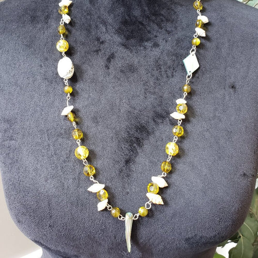 Womens Beige Yellow Labradorite/Shell/Resin Linked Beaded Necklace with Lobster
