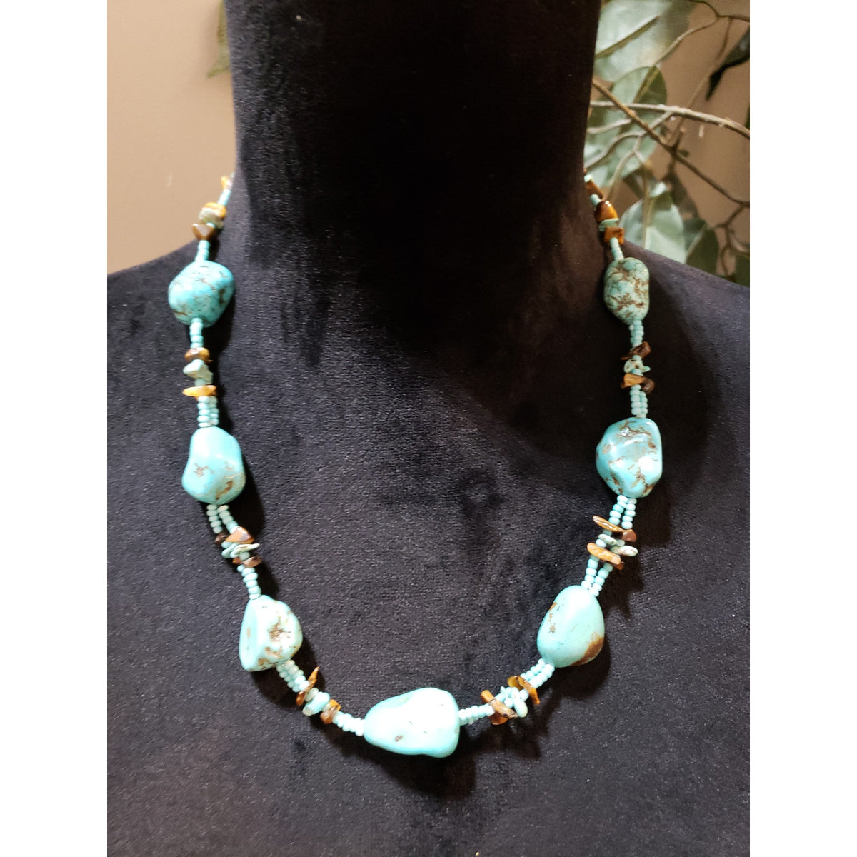 Women Chunky Simulated Turquoise Stones Seed Beads Statement Necklace w/ Lobster