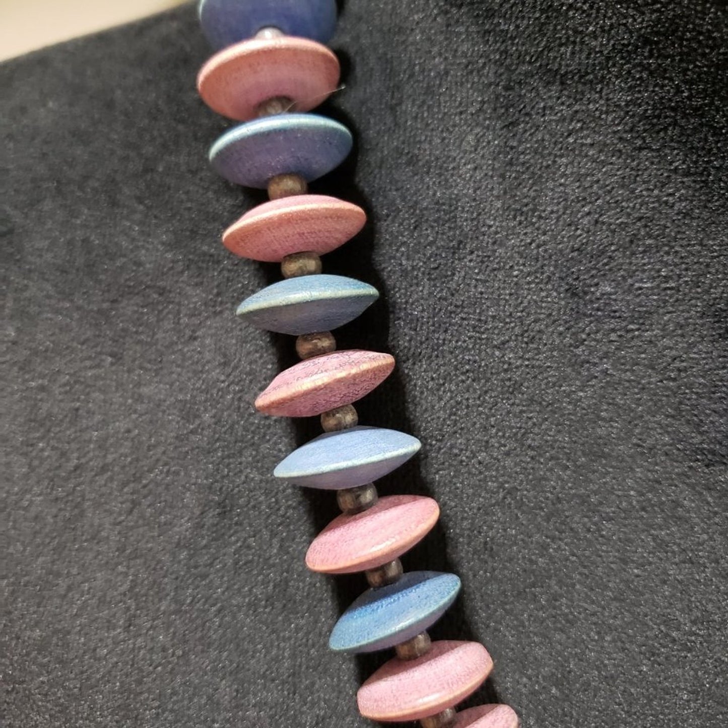 Women Fashion Gorgeous Oyster Shell Southwest Beaded Necklace with Round Clasp