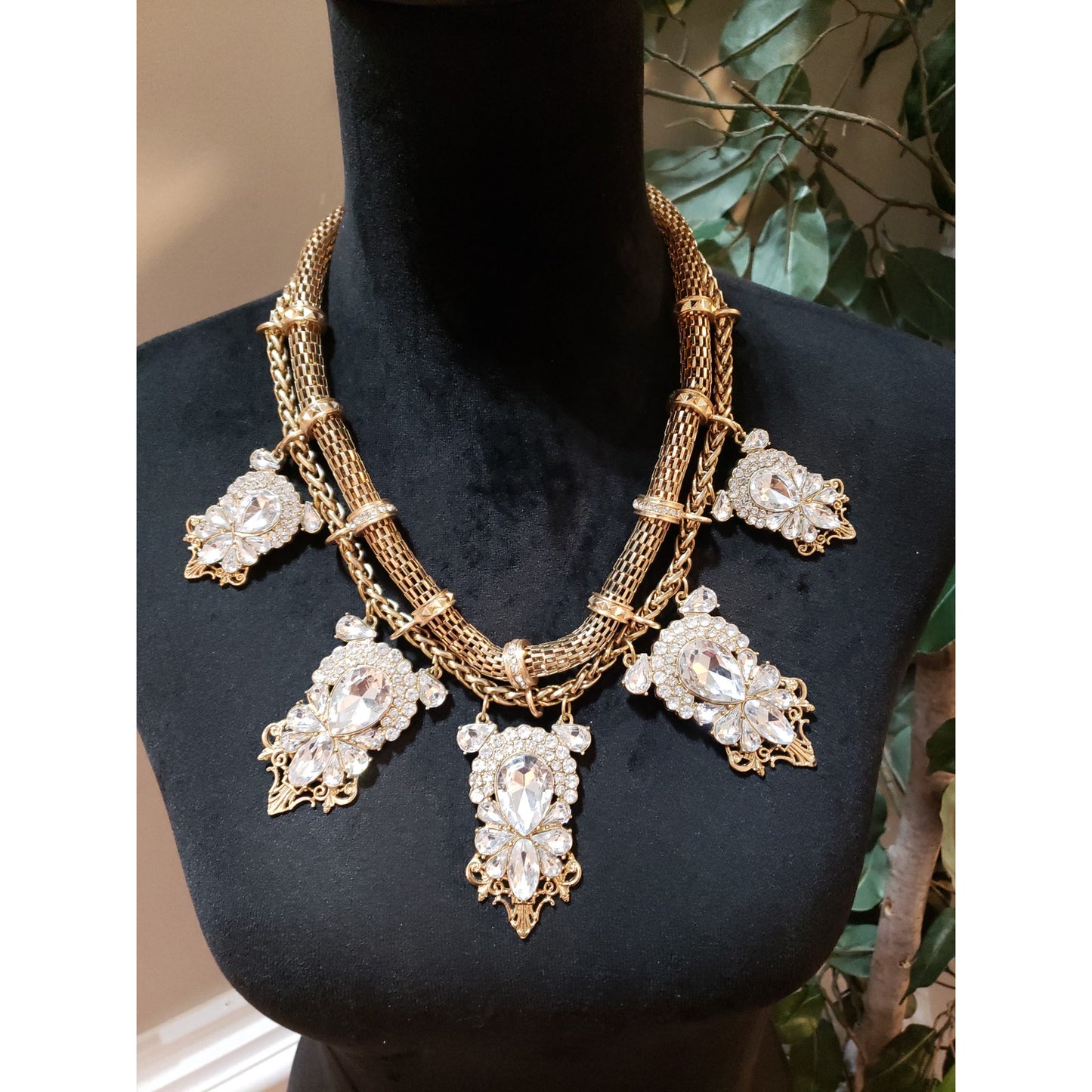 Women Gold Tone Sparkling Prong Set Crystals Rhinestone with Mesh Chain Necklace