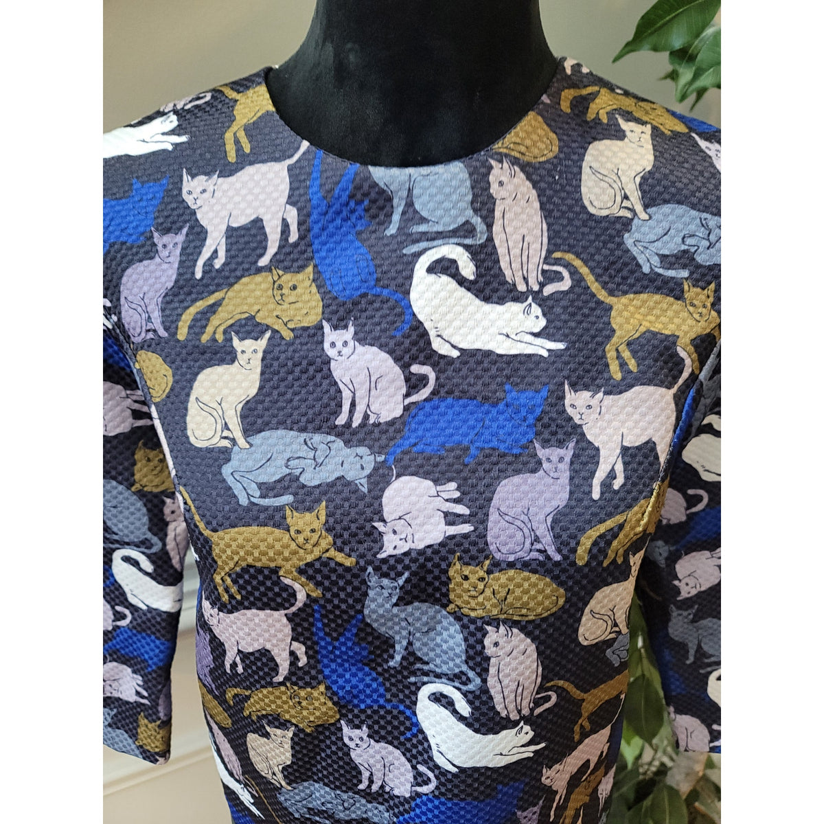 H&M Crop Blouse 8 Navy Cotton Cat Textured Woven Crew Neck 3/4 Sleeve Back Zip