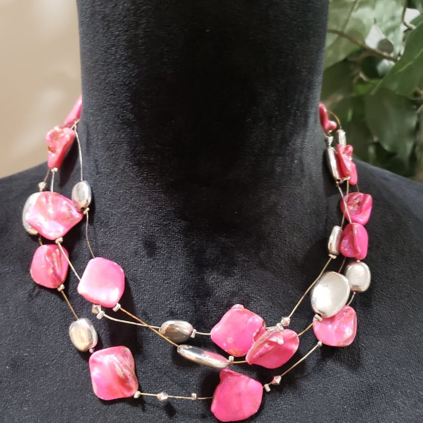 Women Fashion Triple Strand Pink Abalone Shell Beaded Choker Necklace w/ Lobster