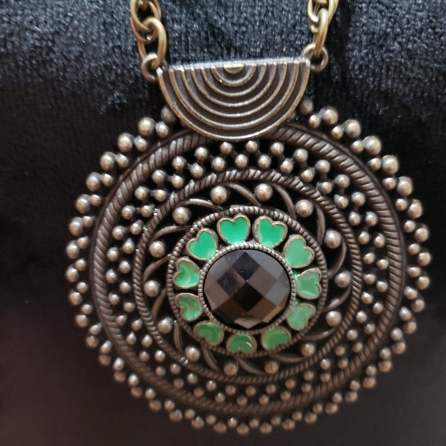 Womens Brass-Tone Silver Acrylic Bead Green Enamel Heart Round Pendant Necklace