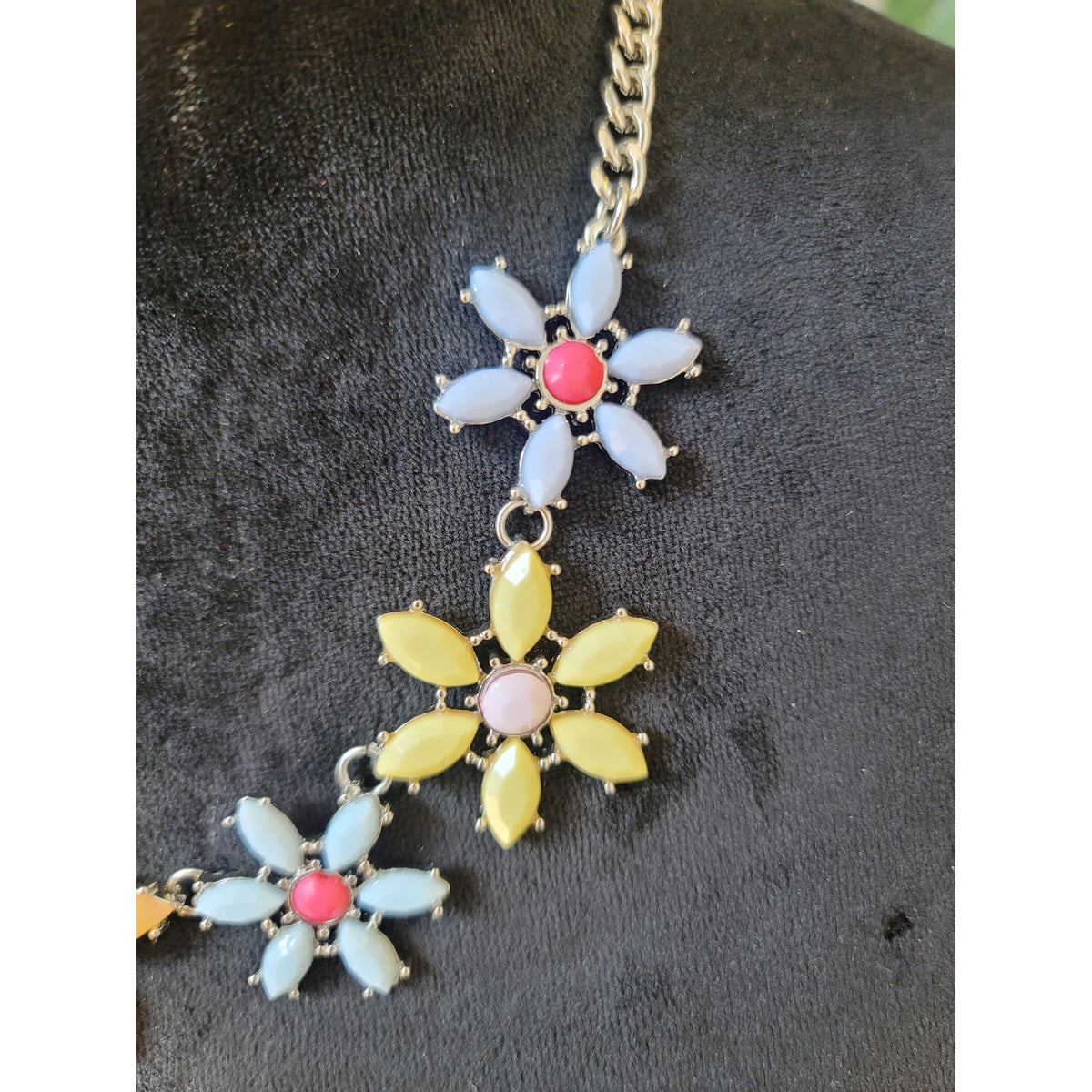 Women's Colorful Flower Statement Necklace With Crystals And Lobster Clasp Lock