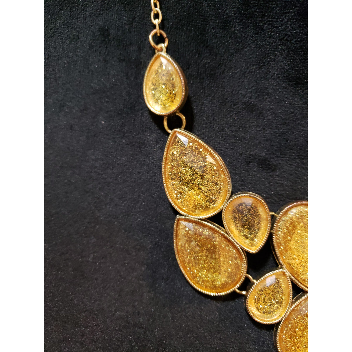 Women Fashion Gold Tone Shimary Art Glass Bezel Rimed Teardrops Bib Necklace