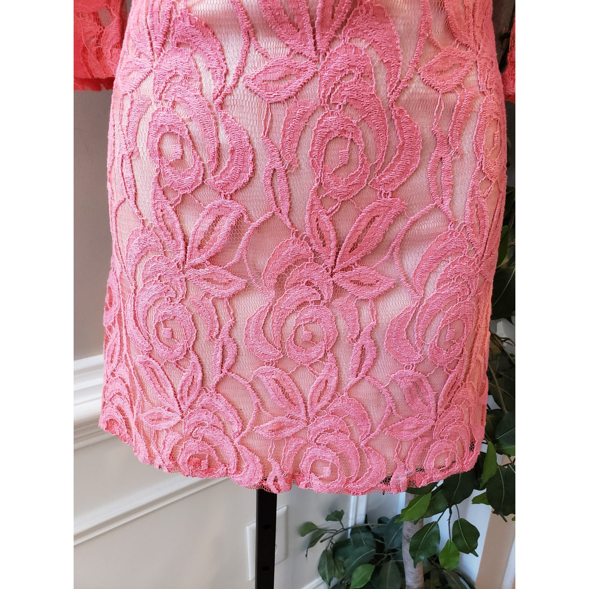 Emma Rose Shift Dress Women's Small Pink Floral Lined Lace Back Zip Round Neck