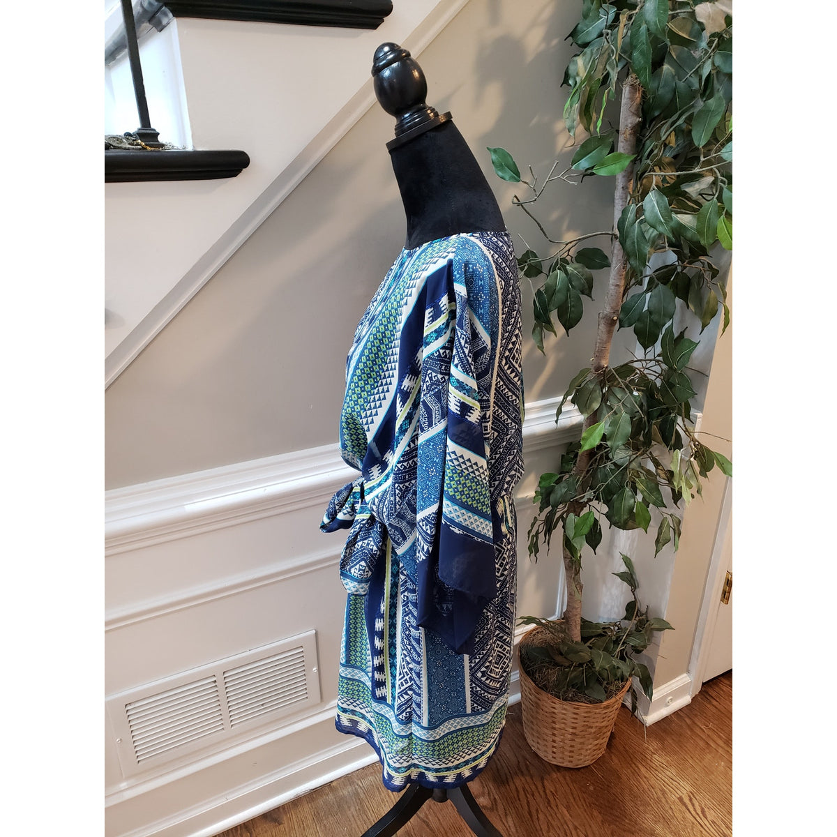 AGB Dress Women Size 8 Blue Geometric Belted Sheath Polyester Lined Vietnam