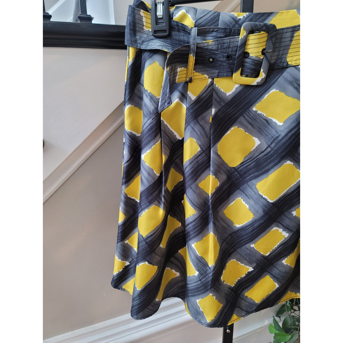 The Limited Belted Skirt Women's Small Yellow/Gray Brushstroke Plaid Pleated