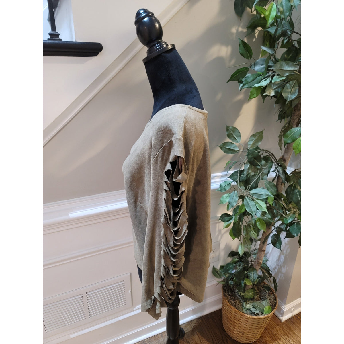 Fashion to Figure Blouse Women's 2X Olive Green Suede Scoop Cut-Out Full Sleeve