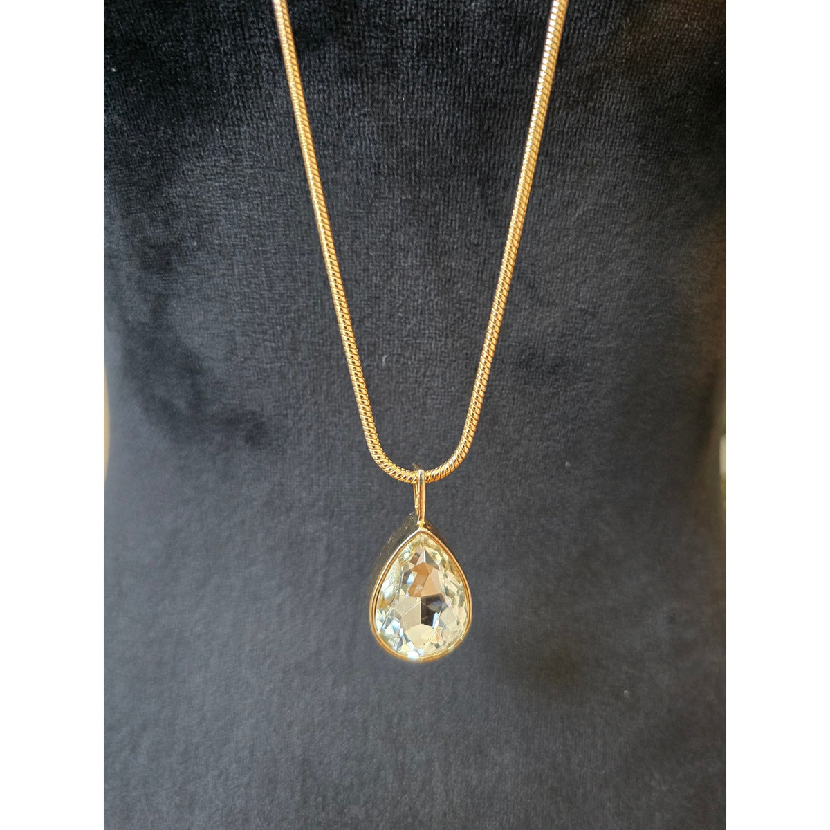 Chico's Women Gold Tone Long Necklace Teardrop Crystal Pendant Statement Jewelry