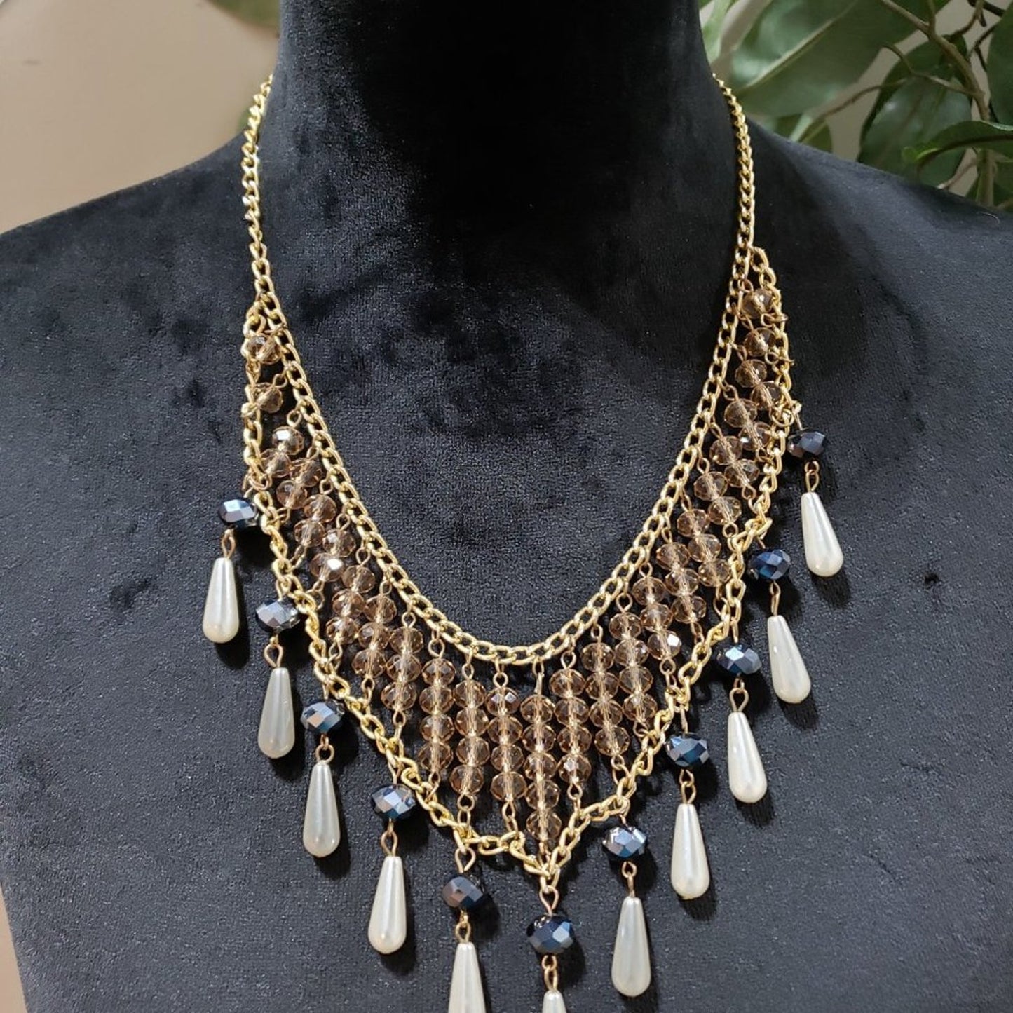 Womens Fashion Gold Tone Crystal Round Beads Collar Necklace with Lobster Clasp