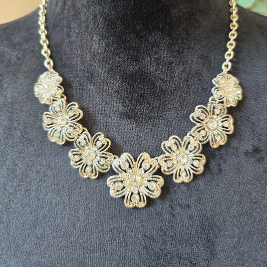 Vintage Women Silver Tone Flower Filigree Crystal Necklace with Lobster Clasp