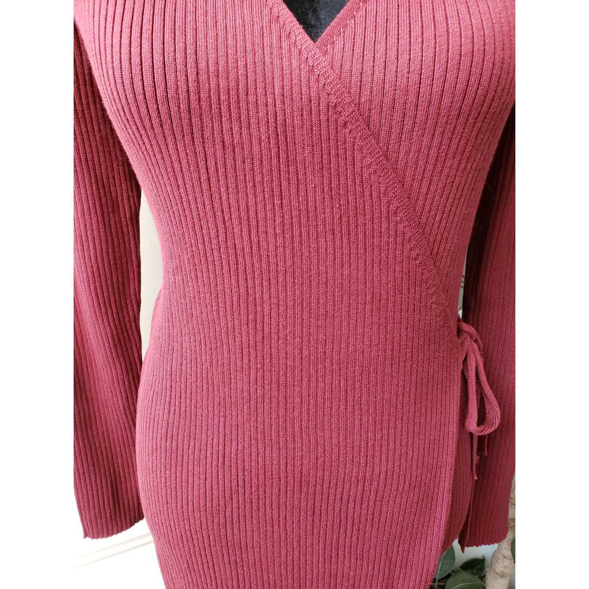 Questions Wrap Dress Women's Size 1X Burgundy Ribbed Cutout Mock Neck Tie Waist