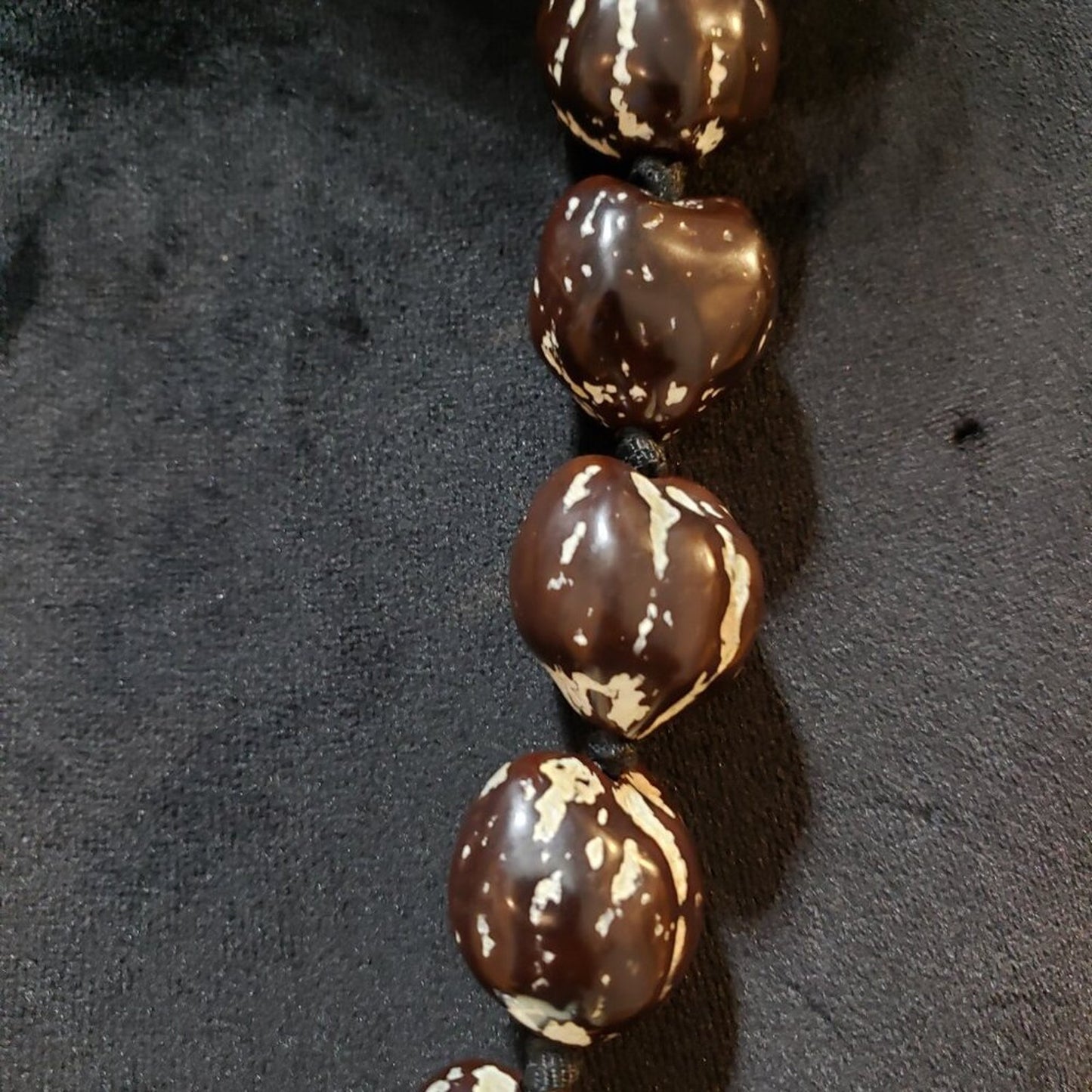 Women Fashion Brown Lumbang Kukui Nut Seed Collar Necklace with Lei Ribbon Clasp