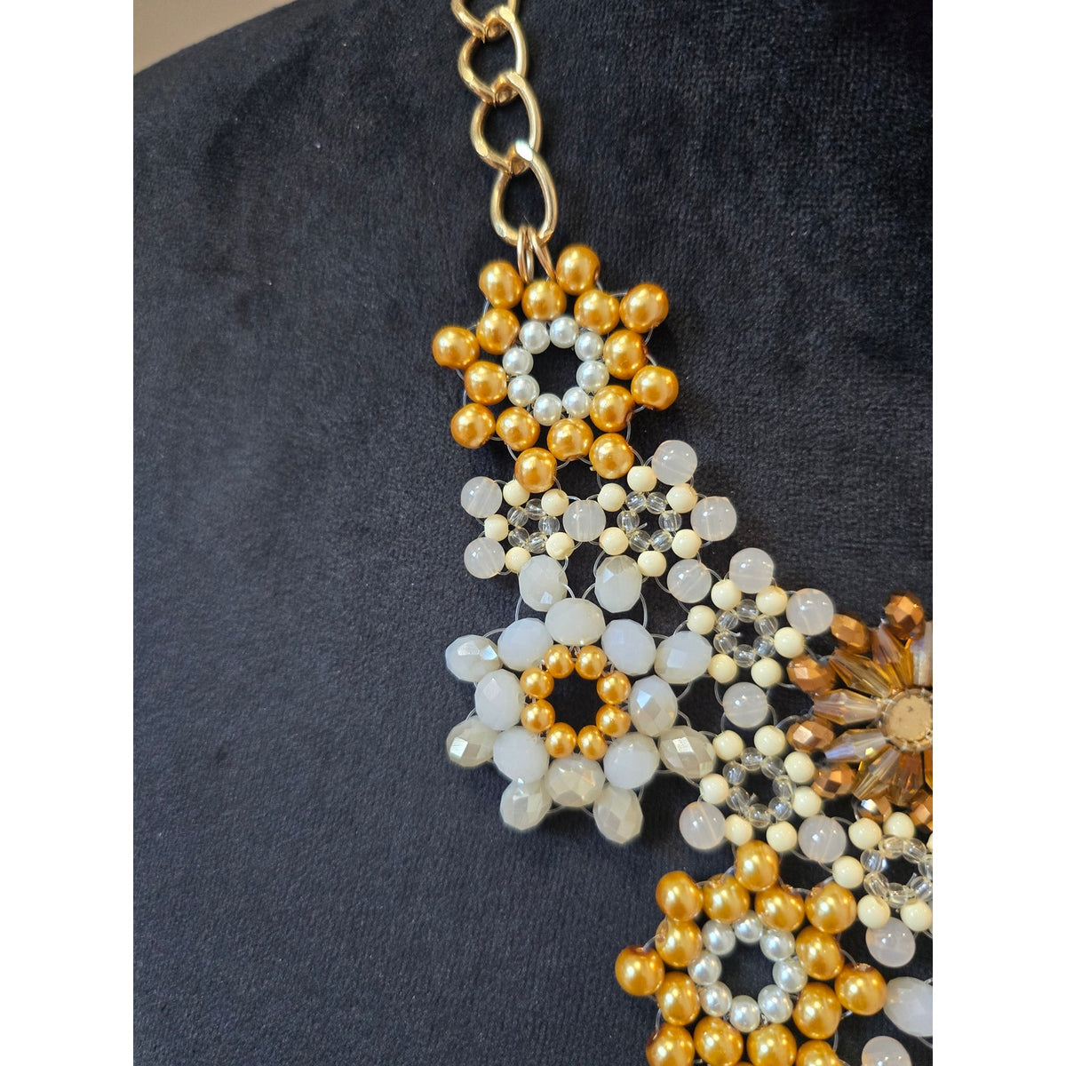 Alpha Gold Tone White Acrylic Cluster Floral Statement Evening Necklace Womens