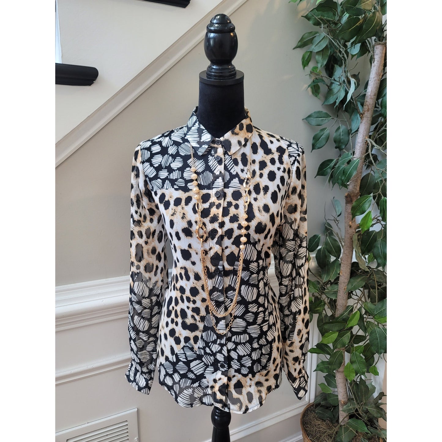 ASOS DESIGN Blouse Women's Size 8 Black Beige Animal Print Long Sleeves Shirt