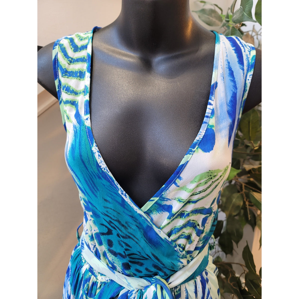 Olivaceous Maxi Dress Women's Small Cyber Light Frond Grove Sleeveless Party