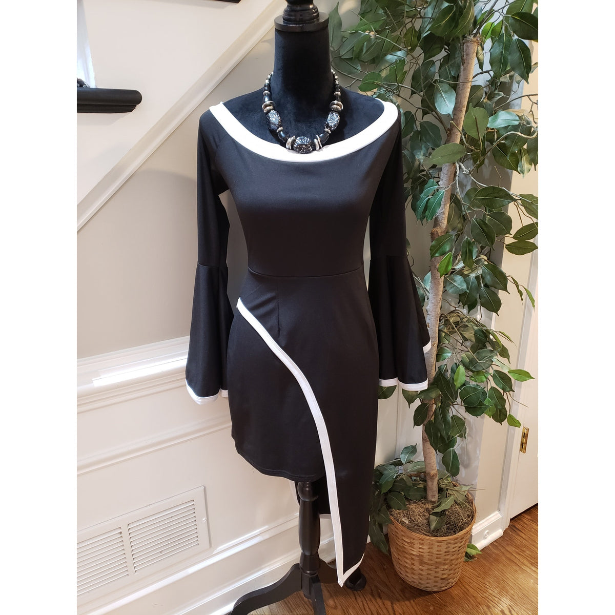 Bodycon Dress Womens XL Black White Off Shoulder Bell Sleeve Asymmetrical Party