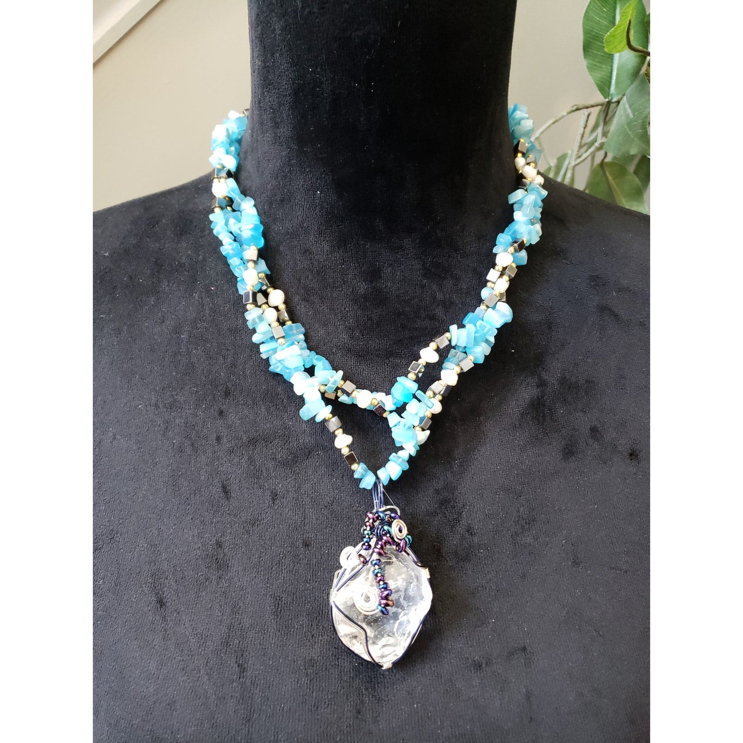 Women's Blue Beaded Pendant Necklace Handmade Gemstone Magnetic Clasp Jewelry