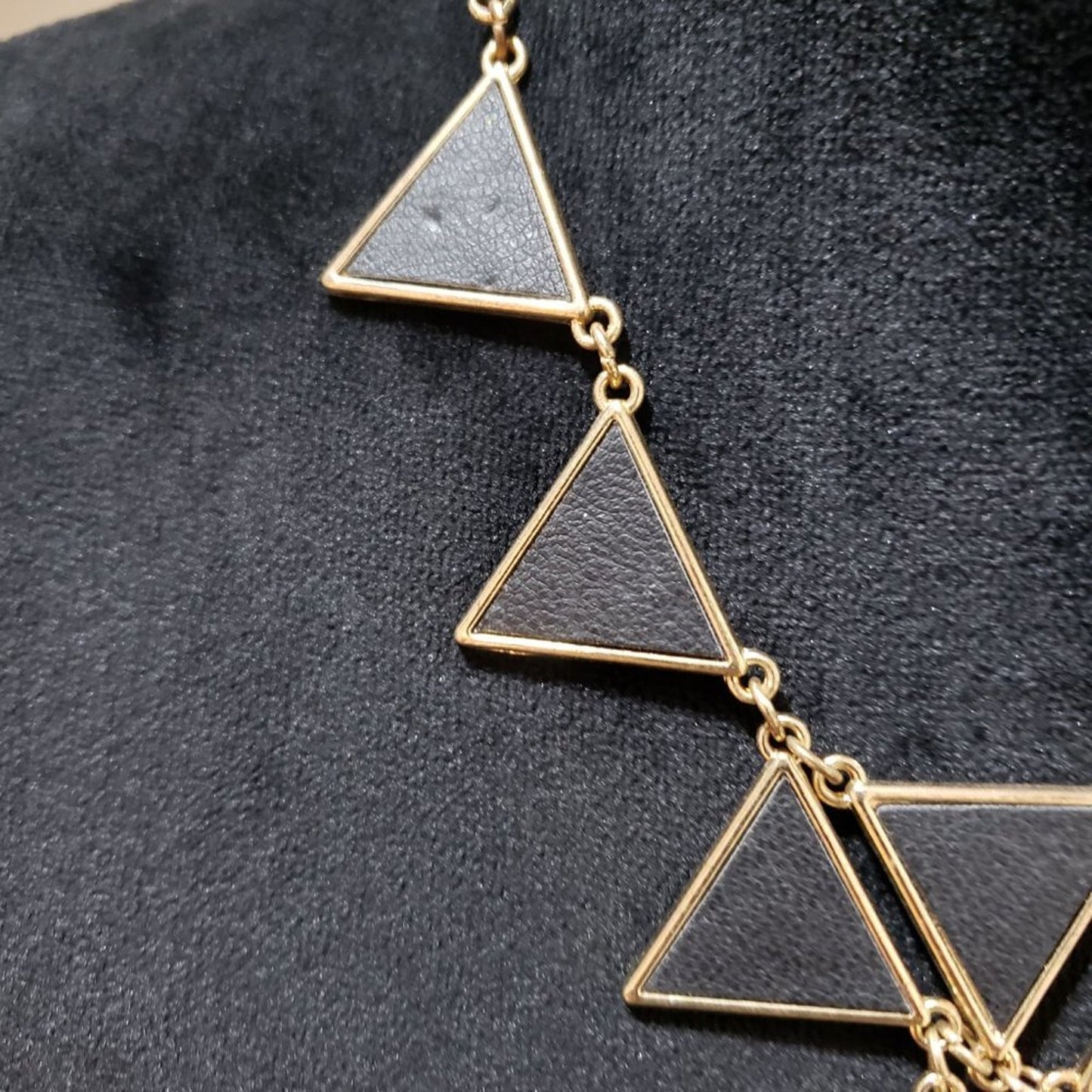 Forever 21 Womens Triangle Shape Link Statement Necklace with Lobster Clasp