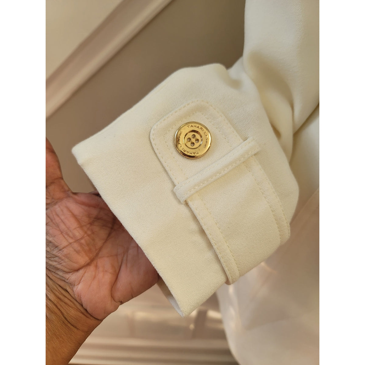 Tahari Trench Coat Womens SZ 12 White Double Breasted Buttons Belted Long Sleeve