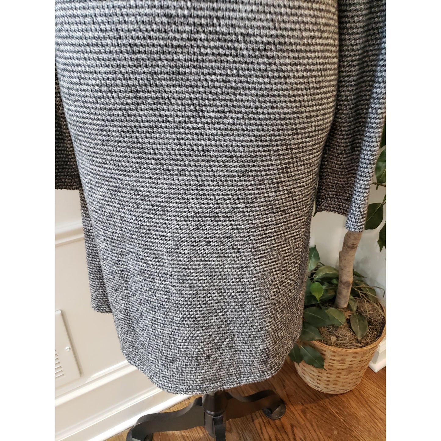 AGB Sweater Dress Women's Medium Black Gray Checked Knit Long Sleeve Cowl Neck