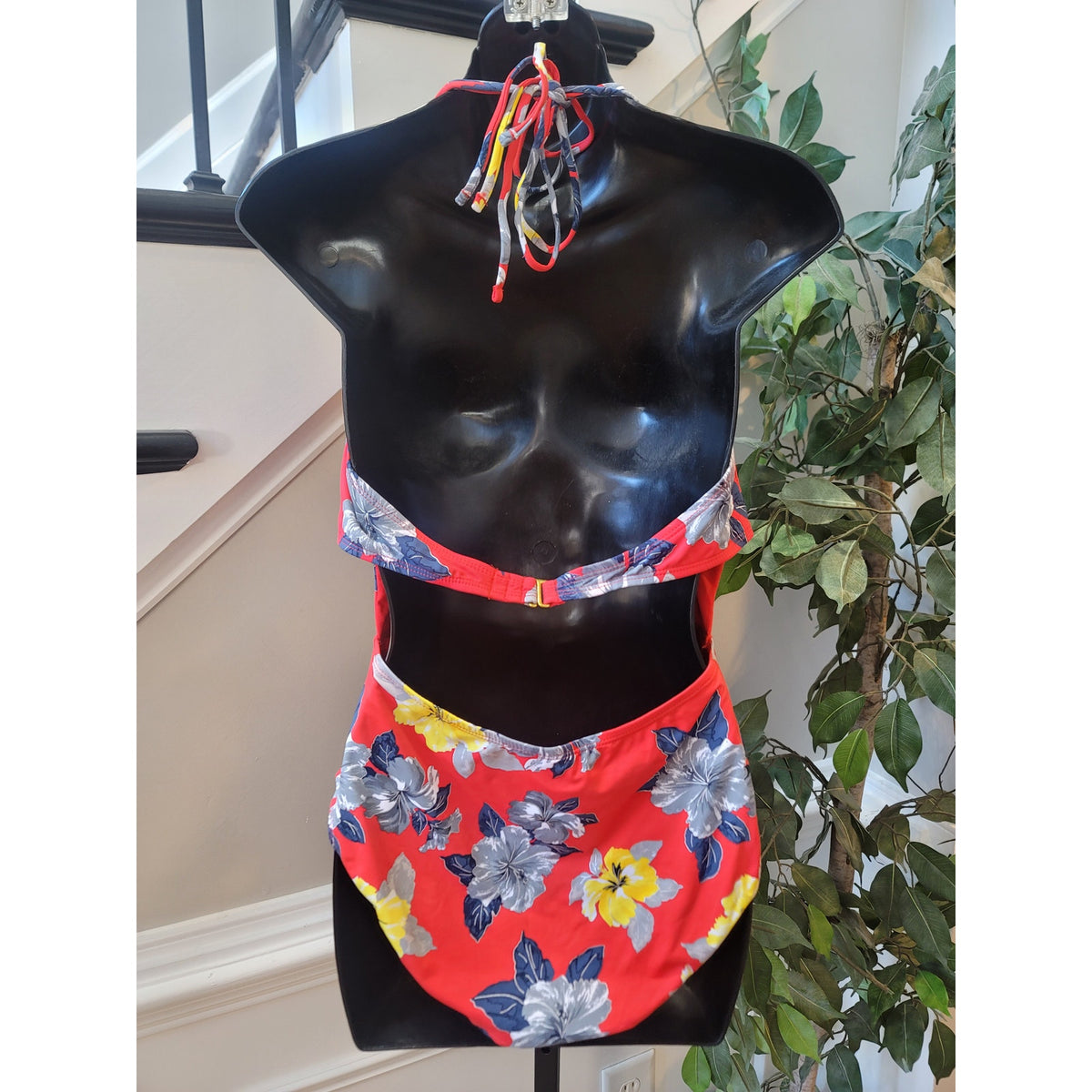 Ambrielle Swimsuit Women's Large Red Floral Padded Bra Halter Neck Open Back