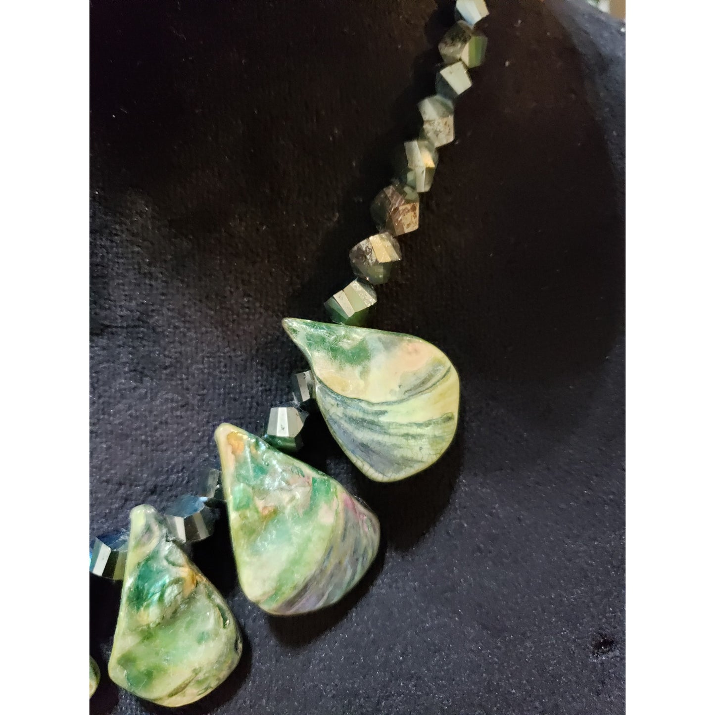 Womens Fashion Natural Irregular Moss Agate Stones Necklace with Toggle Clasp