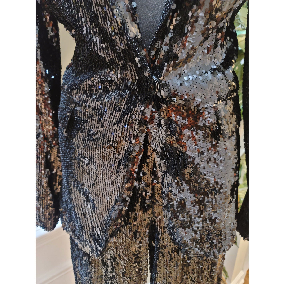 Celebrity Fashion Sequin Suit Women's Medium Black Faux Pockets Fully Lined