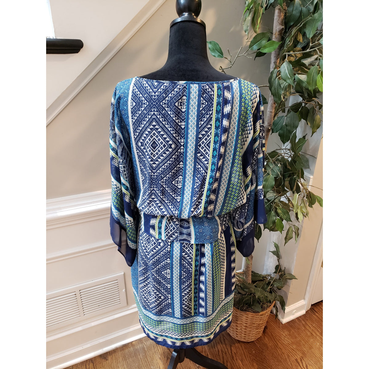 AGB Dress Women Size 8 Blue Geometric Belted Sheath Polyester Lined Vietnam