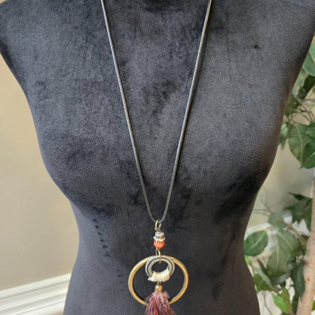 Women Fashion Gold Tone Ring Feathers Tassel Black Braided Rope Necklace Jewelry