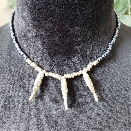 Women's Fashion Black Silver Bead Movable Fish Collar Necklace with Barrel Clasp