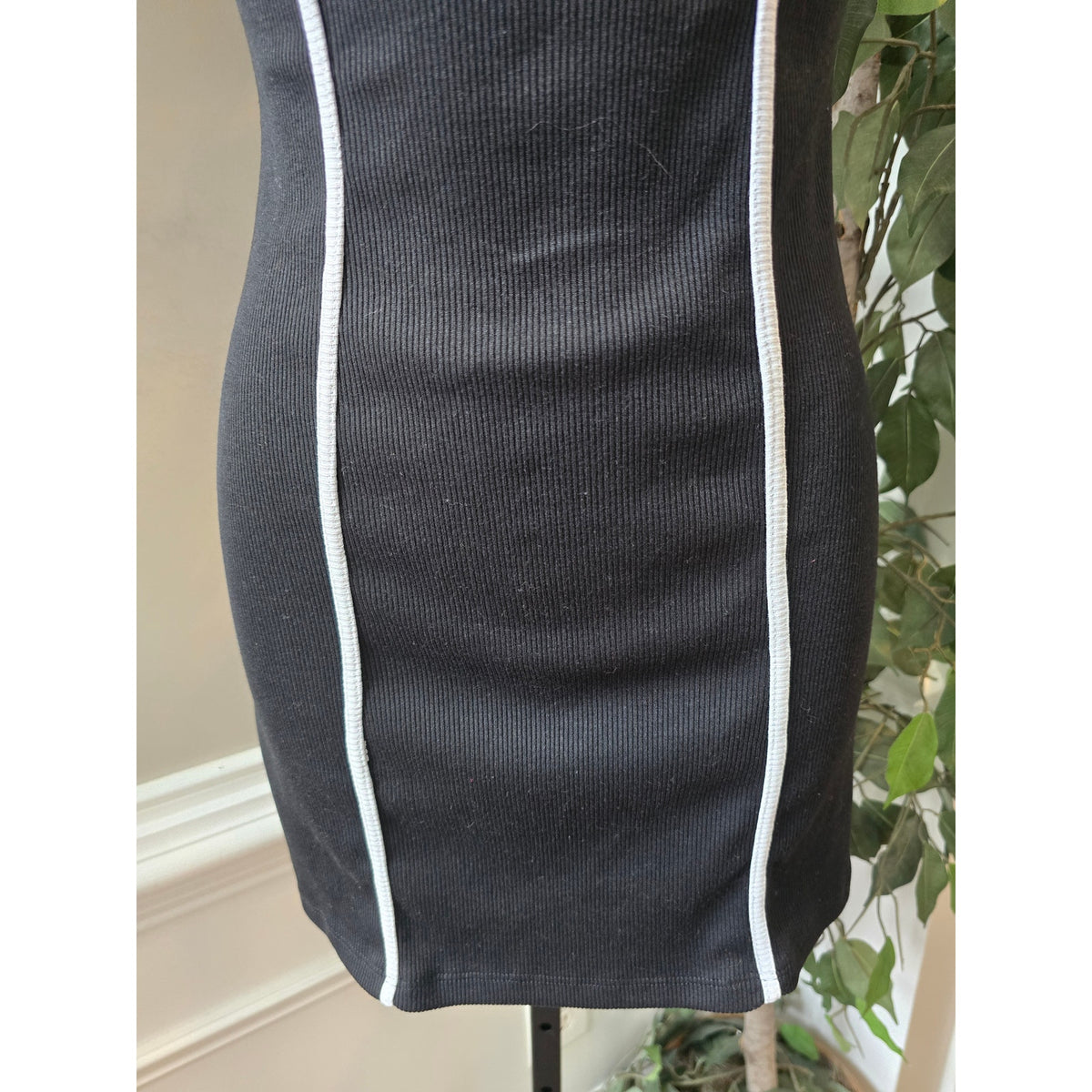 Bodycon Mini Dress Women Chest Small Black/White Ribbed Seamless Back Sleeveless