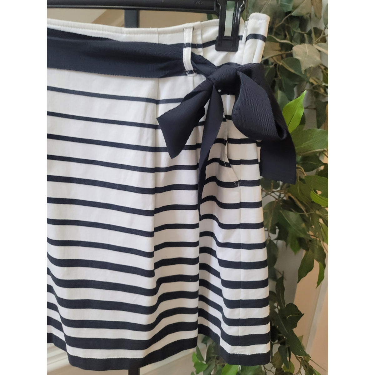 White House Black Market A-Line Skirt White/Black Womens SZ 8 Striped Belted Bow