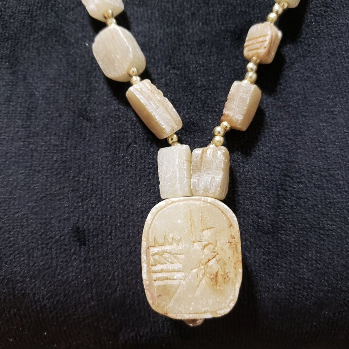 Vintage Womens Chunky Carved Scarab Beetle White Soap Stone Beaded Necklace