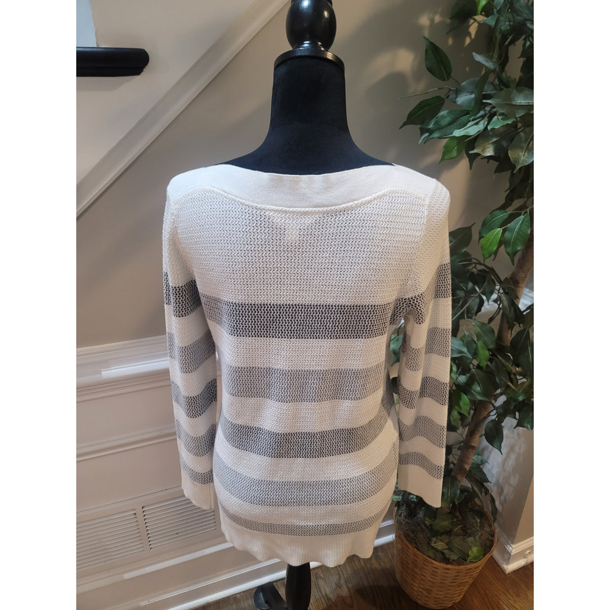 Market & Spruce Pullover Sweater Women's Small White/Gray Striped Boat Neck