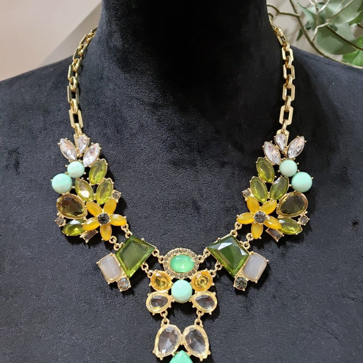 Women Fashion Glass Jeweled Green Yellow Rhinestones  Necklace w/ Lobster Clasp