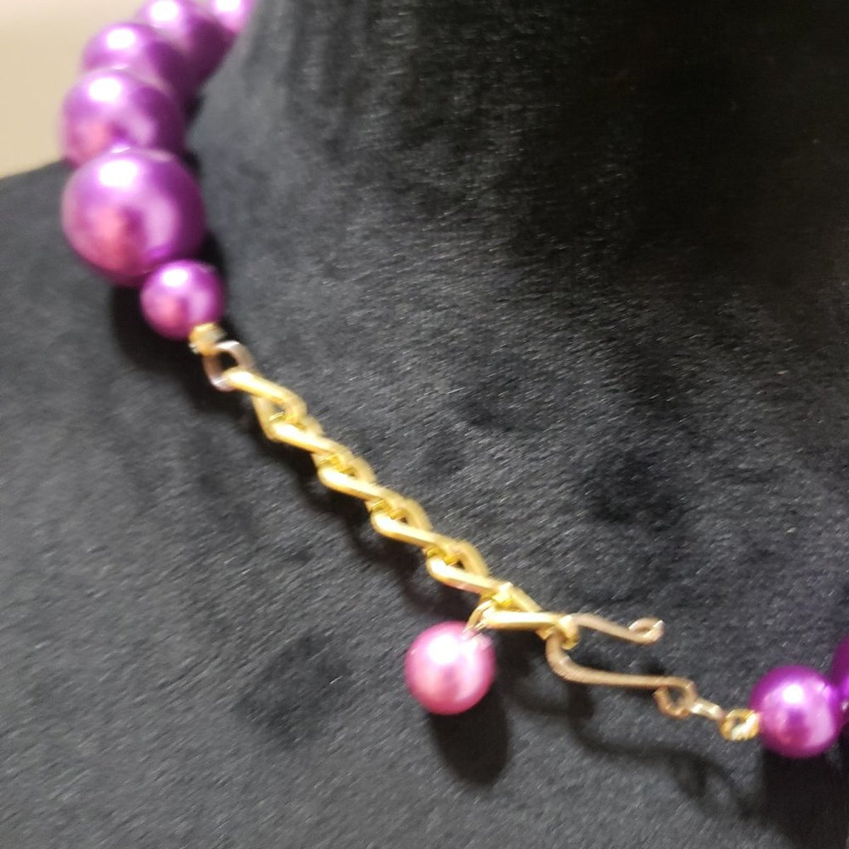 Women Fashion Chunky Purple Color Freshwater Pearl Round Beaded Choker Necklace