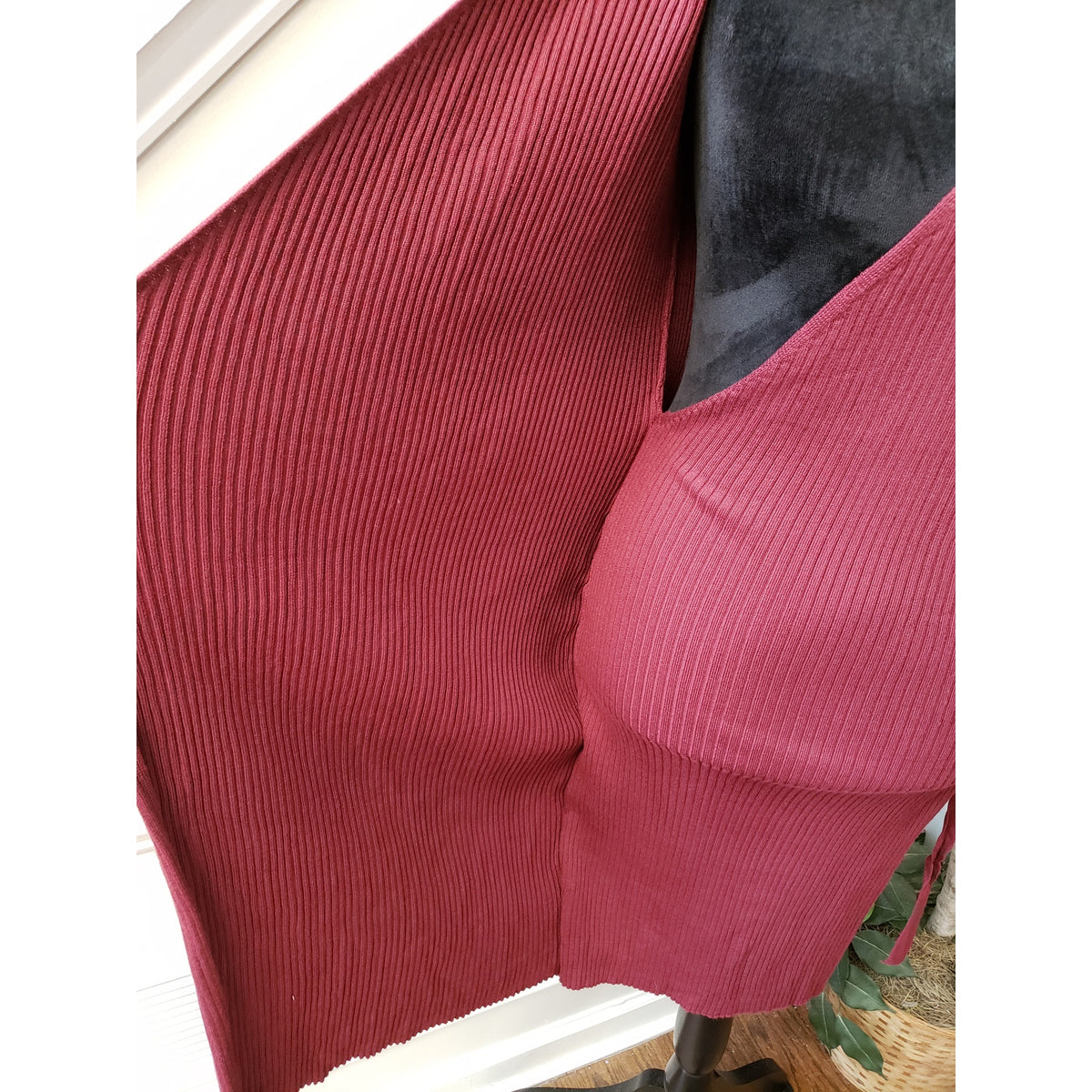 Questions Wrap Dress Women's Size 1X Burgundy Ribbed Cutout Mock Neck Tie Waist