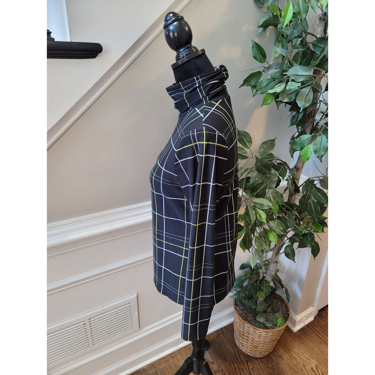 Apt 9 Blouse Small Black Plaid Stretch Turtleneck Long Sleeve Casual Pullover
