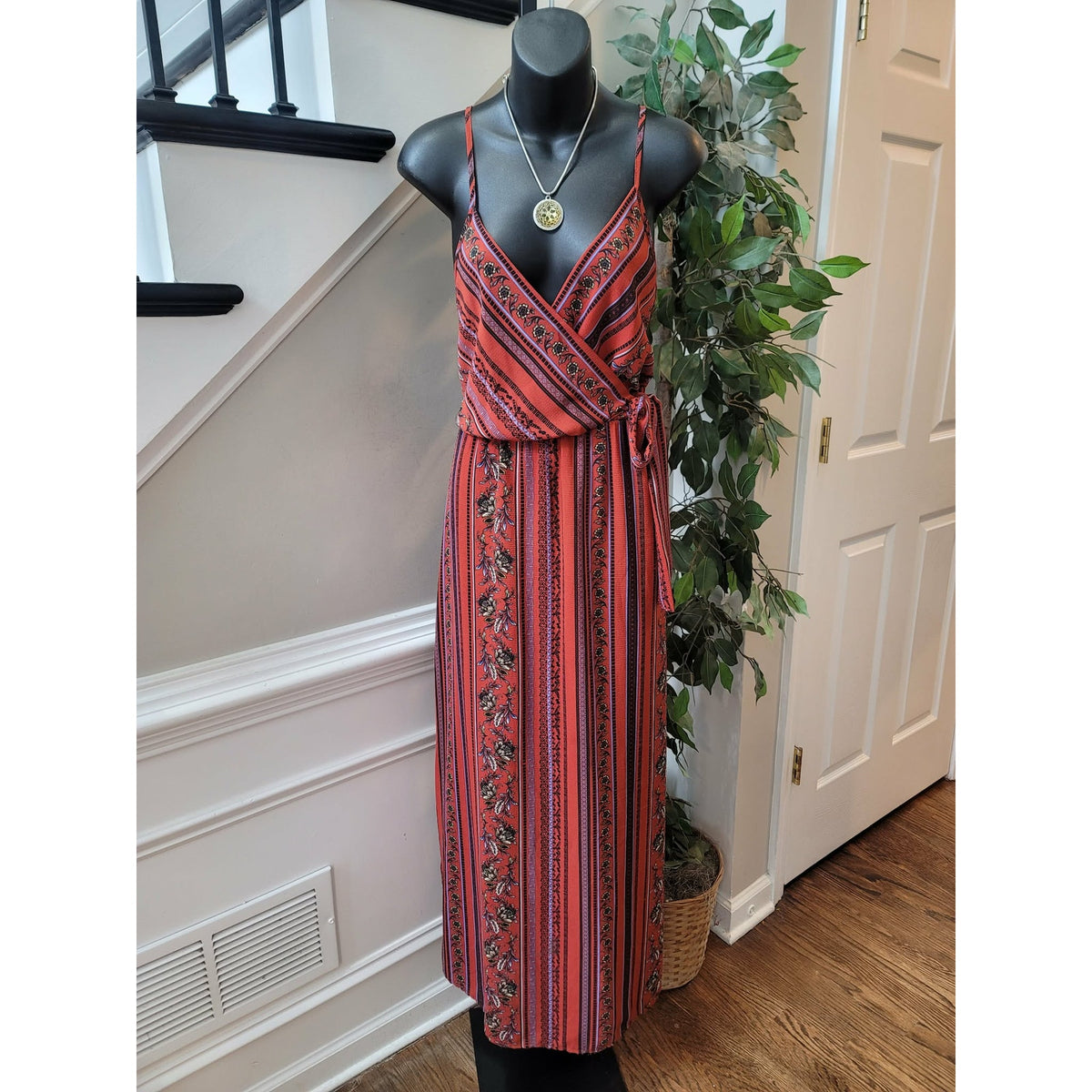 Scobe Maxi Dress Women's Size Medium Multicolor Polyester V Neck Sleeveless