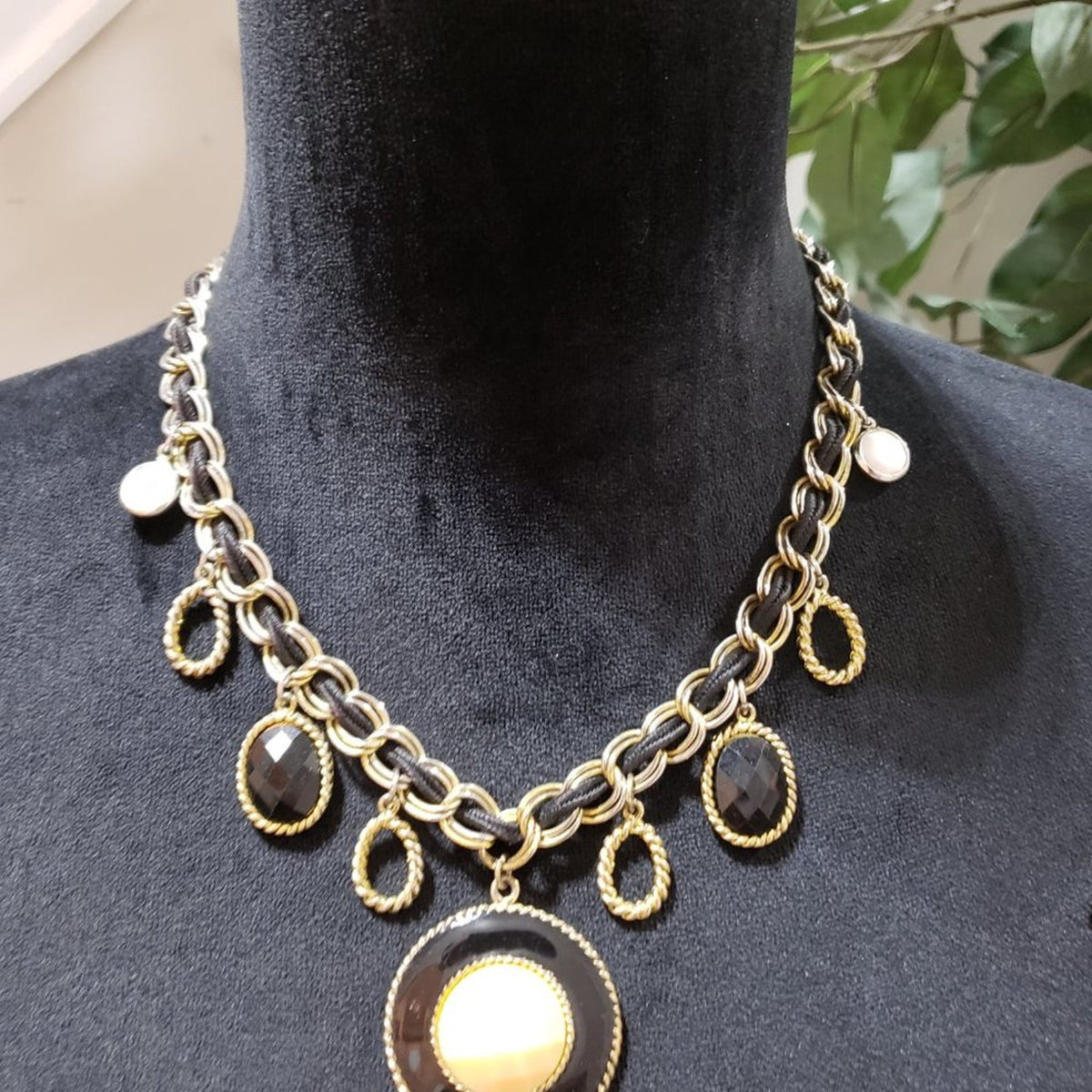 Womens Fashion Gold Tone Circle Link Chain Rhinestone Charm Necklace w/ Lobster