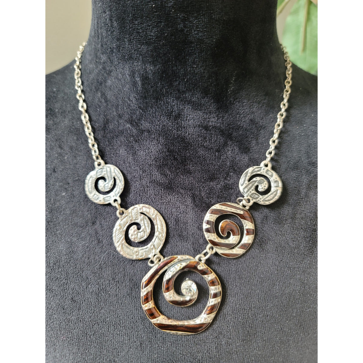 Women's Spiral Pendant Statement Necklace With Lobster Clasp Chain Jewelry