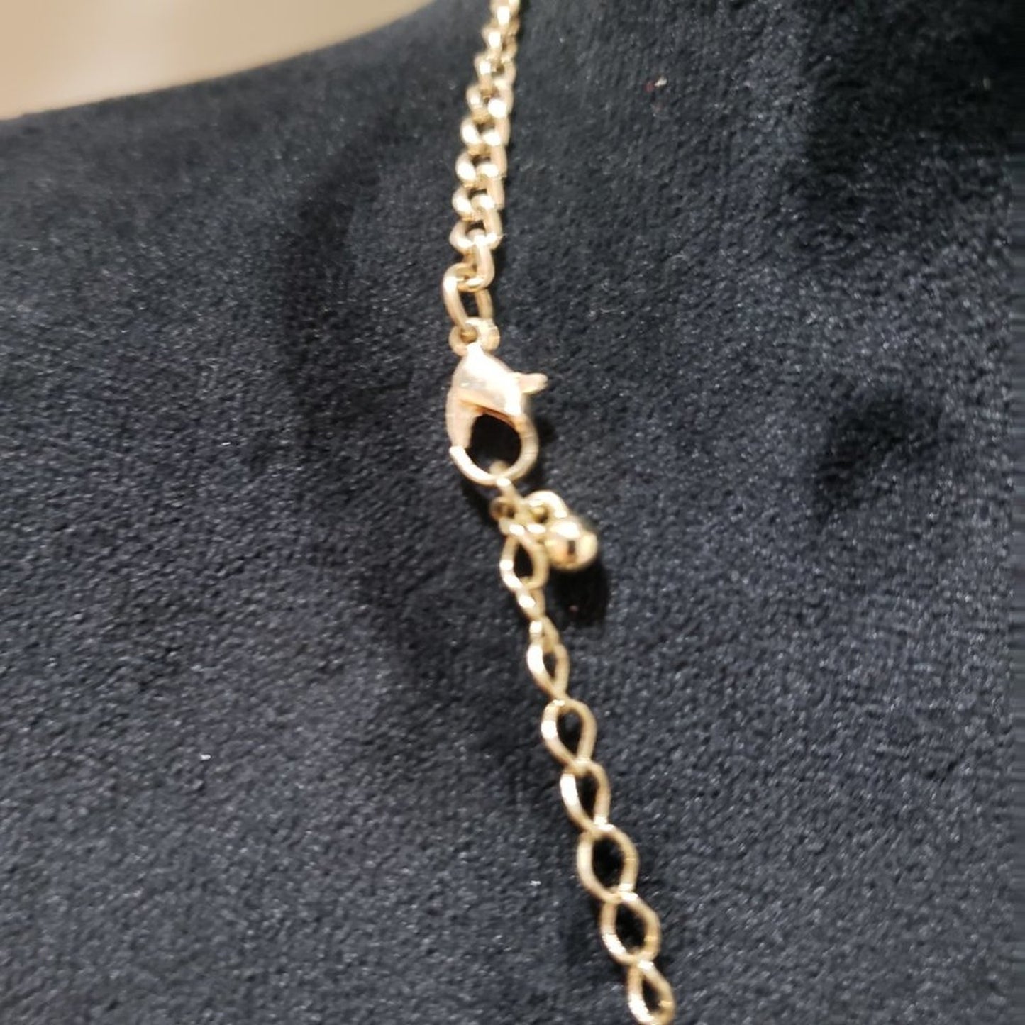 Chicos Womens Fashion Beaded Gold Tone Triangle Charm Necklace w/ Lobster Clasp