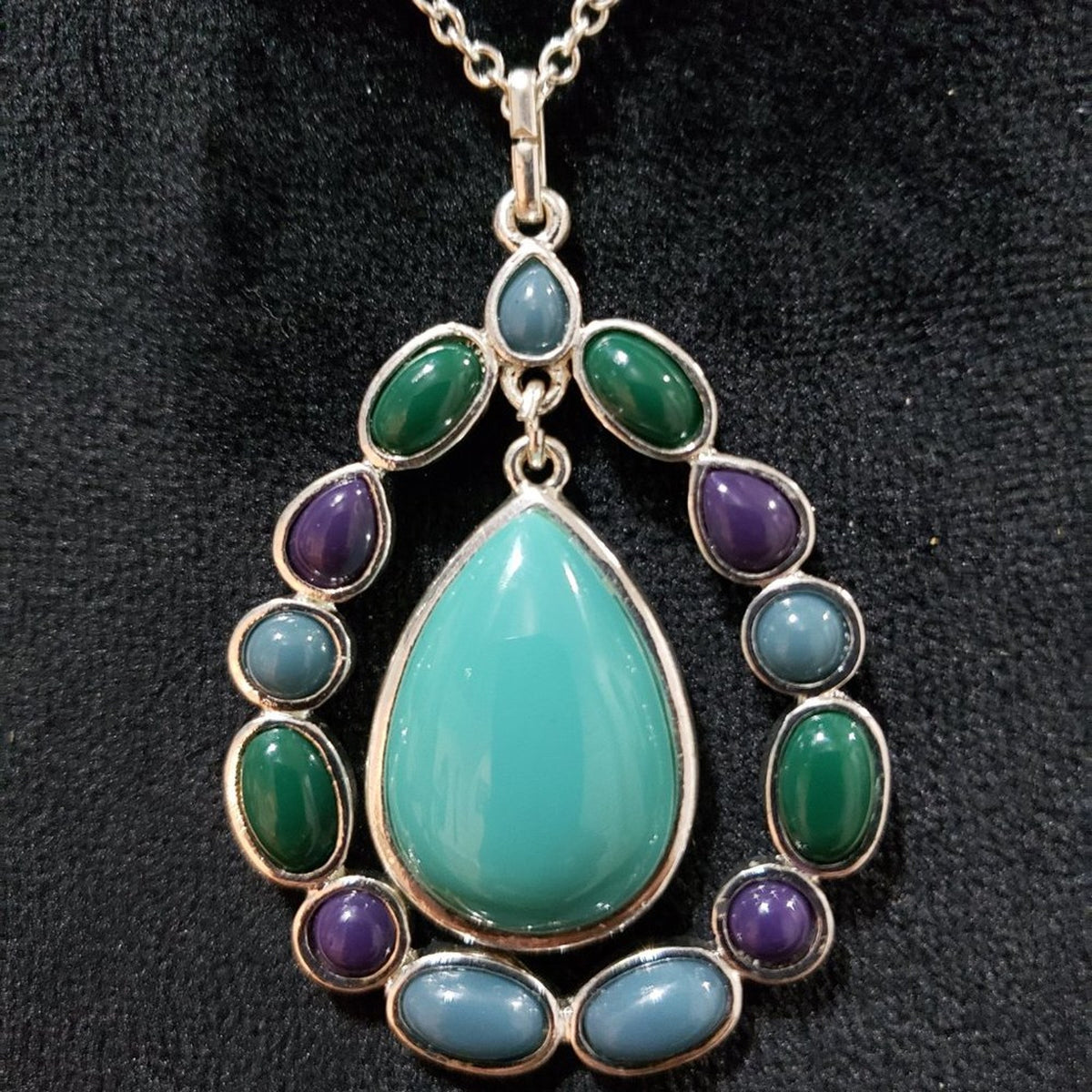 Liz & Co. Womens Fashions Multicolor Large Green Stone Pendant Necklace